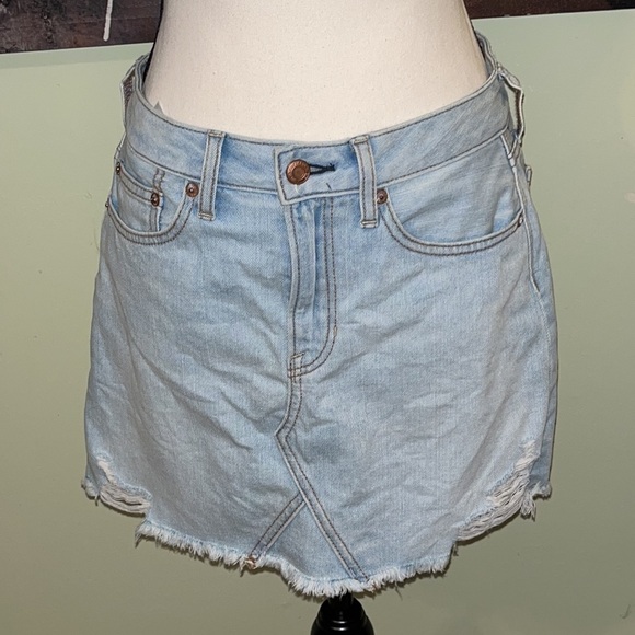 American Eagle Outfitters distressed light wash mini denim skirt - Picture 3 of 17